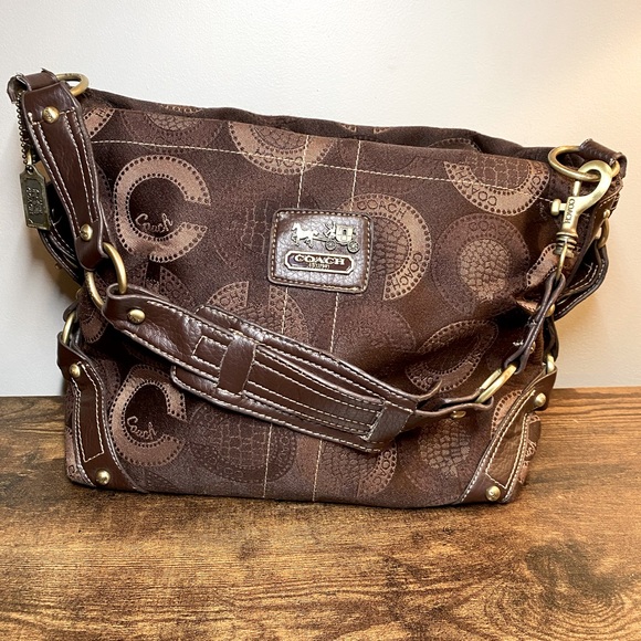 EUC coach shoulder bag - Picture 1 of 16
